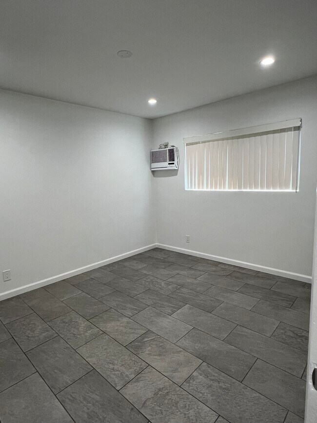 Bedroom # 1 - 319 Mariposa Ave