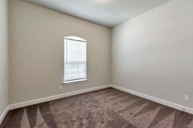 Building Photo - 2208 Bell Mare Vw