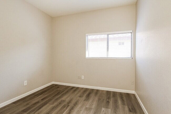 Building Photo - 735 E Michigan Ave