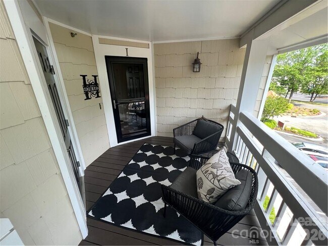 Building Photo - 17919 Kings Point Dr