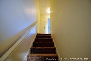 Building Photo - 421 Kirkcaldy Ct