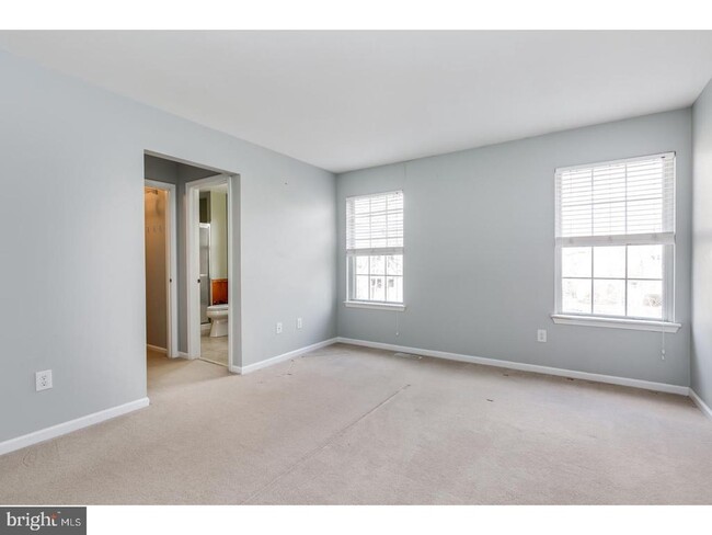 Building Photo - 164 Kettlebrook Dr