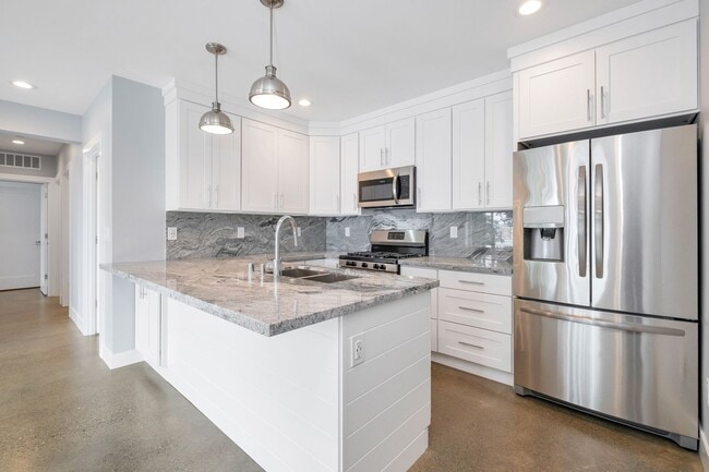 Building Photo - New View Three Tree Point