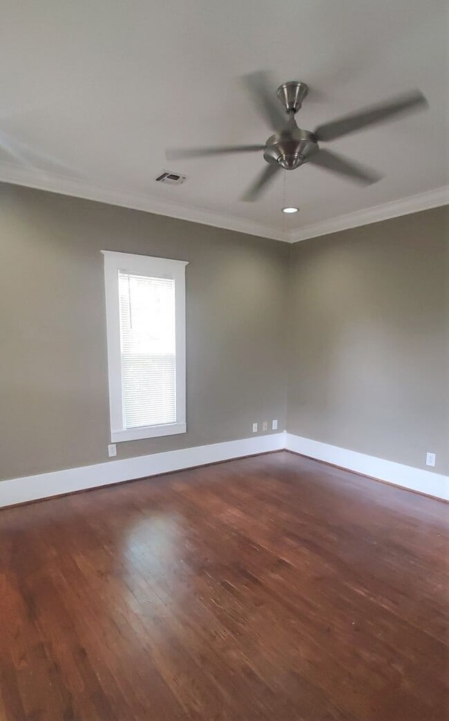 Building Photo - Studio Cottage located in Aurora Addition of NW OKC