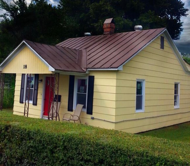 Building Photo - 18 S Foley St