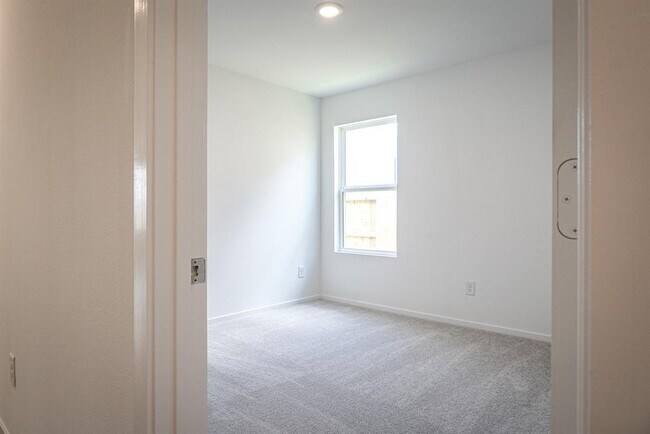 Building Photo - 9006 Song Sparrow Wy