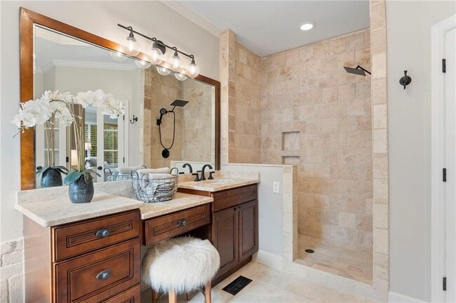 Building Photo - 6005 Oakbury Ln