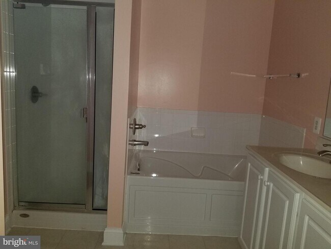 Building Photo - 12824 Clarksburg Square Rd