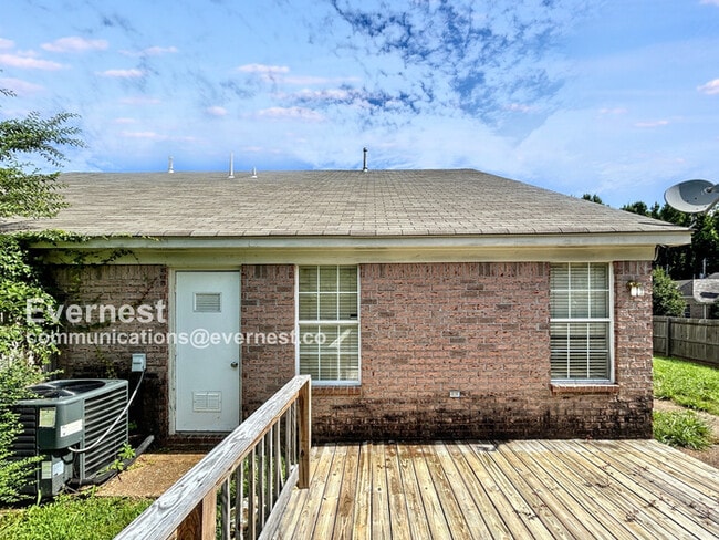 Building Photo - 9299 Grove Manor Dr
