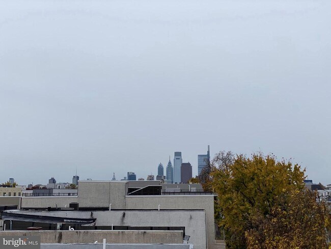 Building Photo - 1950 N Gratz St