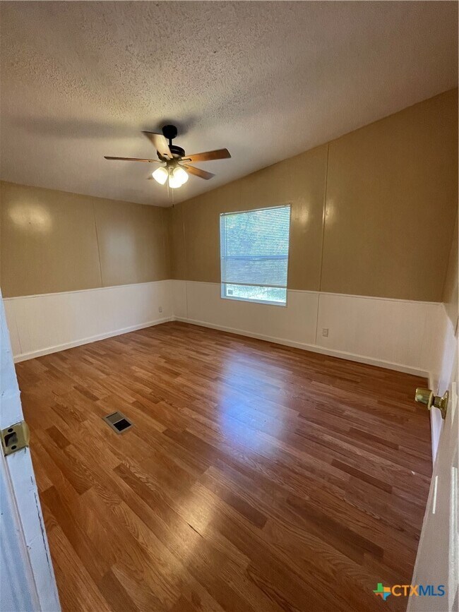 Building Photo - 629 Buck Trail
