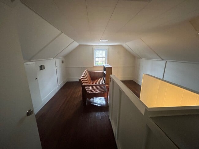 Building Photo - 939 Central Dr