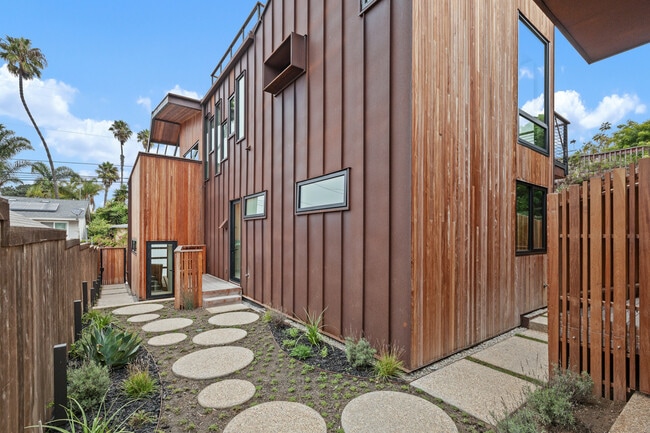 Building Photo - 4640 Del Monte Ave