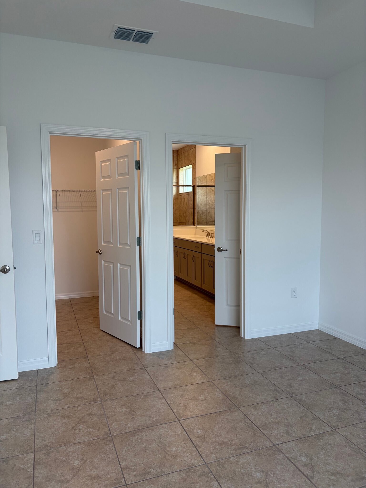 Building Photo - 5754 Southwest 71st Avenue