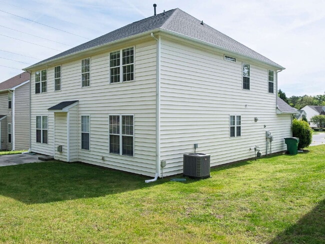 Building Photo - 1030 Boxelder Ln