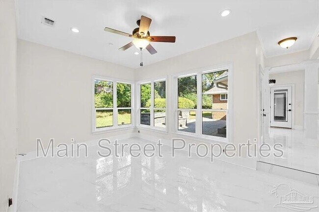 Building Photo - 4700 Bohemia Dr