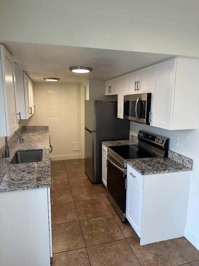 Building Photo - 7486 S 1000 E