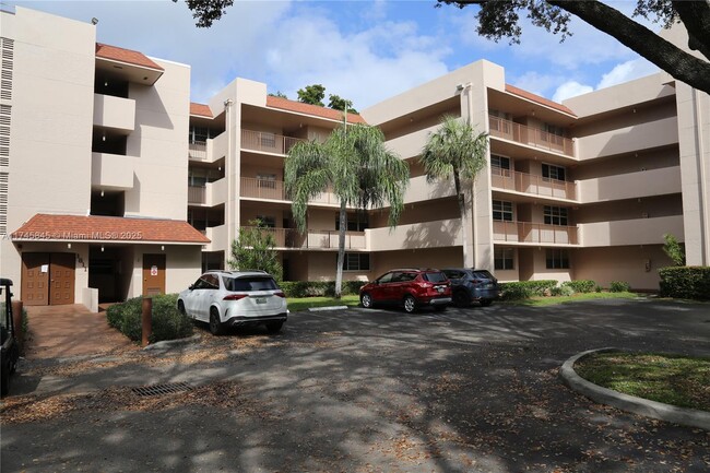 Building Photo - 1811 Sabal Palm Dr