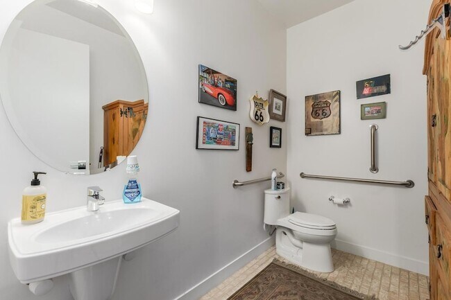 Building Photo - 16510 N 92nd St