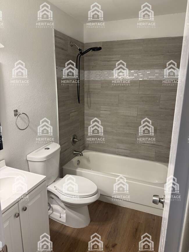 Building Photo - 2457 Chadwick Dr