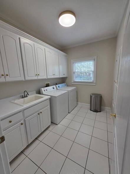 Building Photo - 107 Edinburgh Way