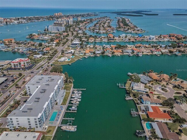 Building Photo - 415 Island Way