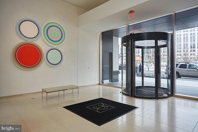 Building Photo - 925 H St NW