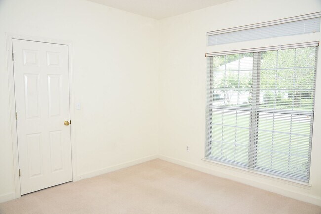 Building Photo - 4 bedroom in Parkwood Estates!