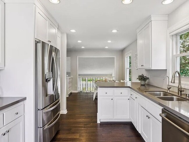 Building Photo - Gorgeous 4 Bedroom in Desirable Mahtomedi ...
