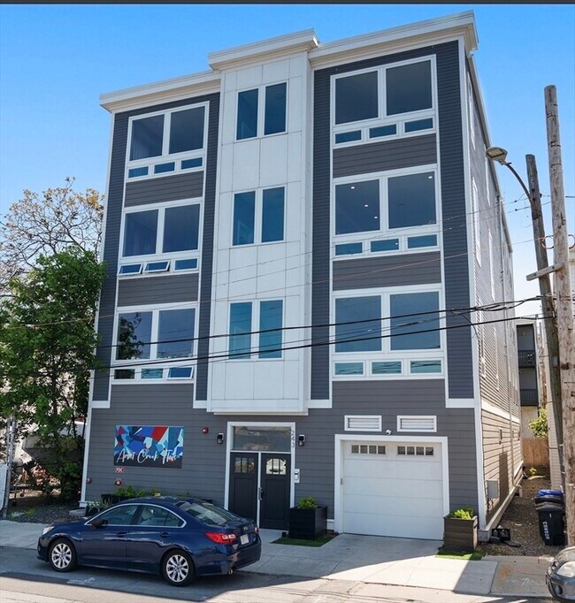 Building Photo - 243 Condor St