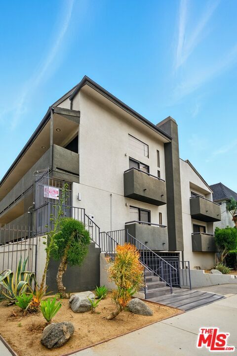 Building Photo - 6212 Fulton Ave
