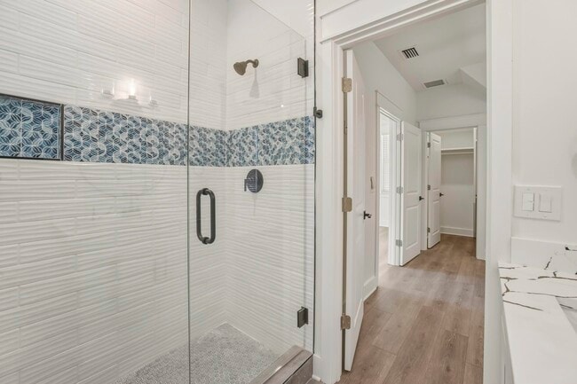 Building Photo - 4056 Biltmore Ave