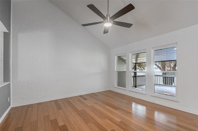 Building Photo - 356 Peach Is Rd