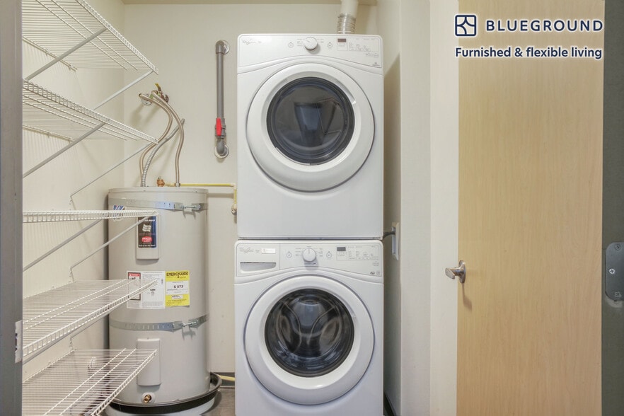 Building Photo - 15511 NE 22 Pl