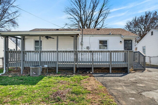 Building Photo - 9625 Theodosia Ave