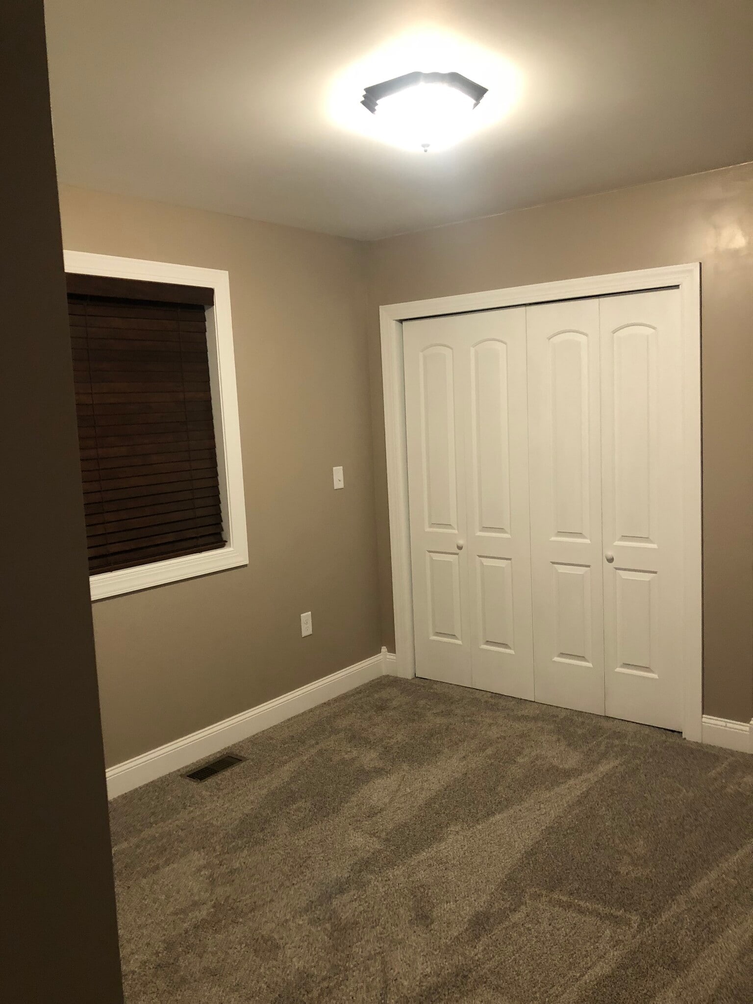 Building Photo - 292 Preston Road APT 2