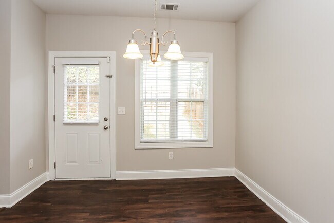 Building Photo - 5941 Apple Grove Rd NE