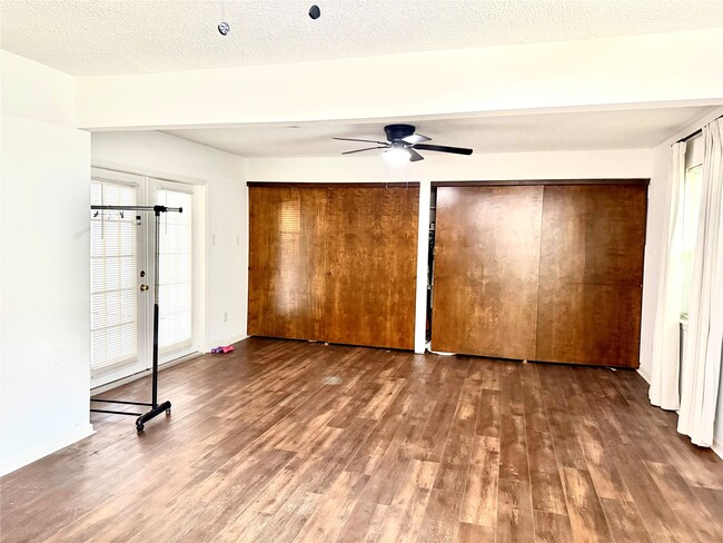 Building Photo - 4128 Bissonnet St