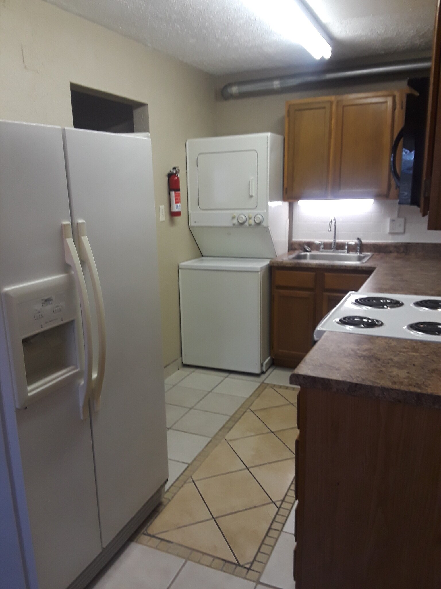 Unit 1 Kitchen - 1913 6th Ave