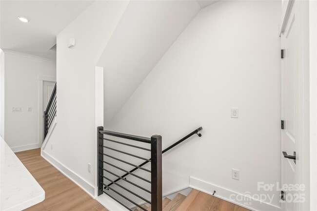 Building Photo - 417 Blairhill Rd