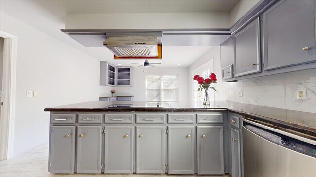 Building Photo - 14715 Woodward Gardens Dr