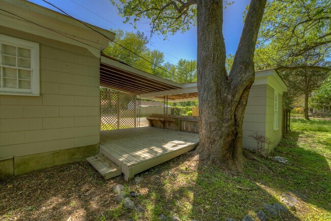 Building Photo - Move-In Special: Qualified Tenants Get 50%...