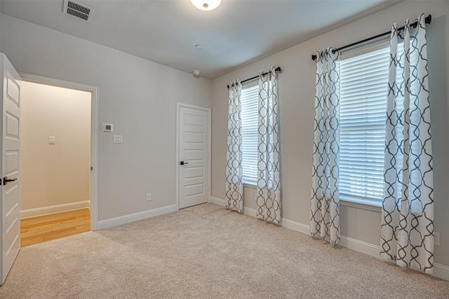 Building Photo - 7849 Bayside Dr