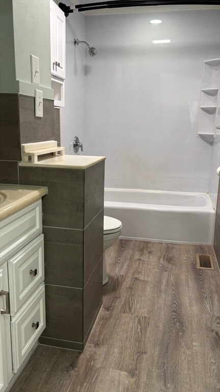 Building Photo - 14 Cleveland Ave