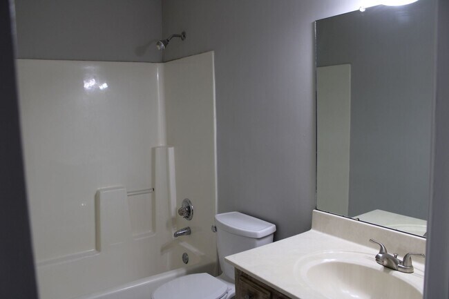 Building Photo - 3 bed, 2 bath home in Helena
