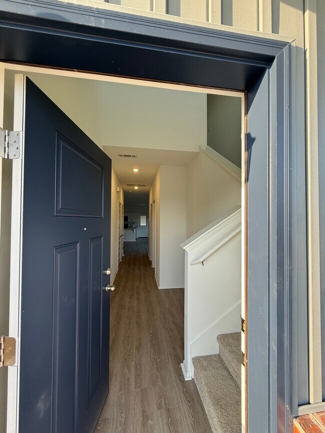 Building Photo - 6716 Memphis