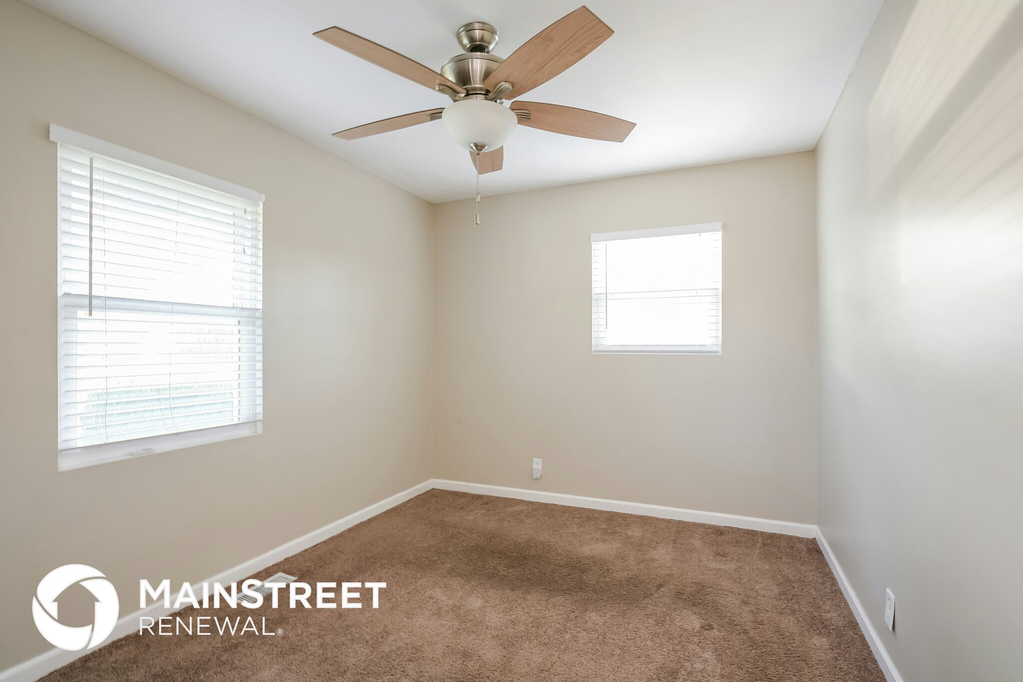 Building Photo - 8605 Catalina Dr