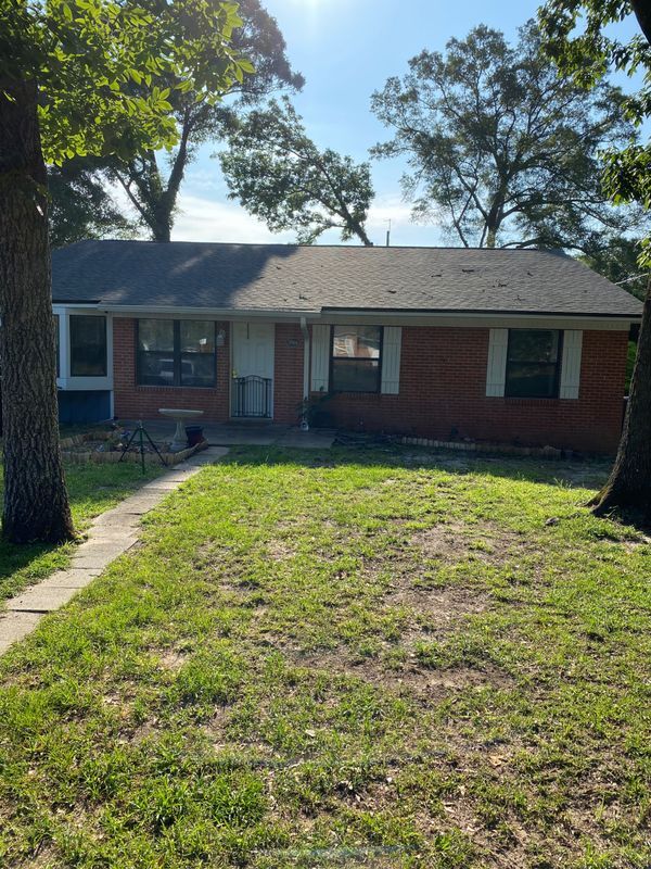 Building Photo - 3501 Sunnyside Dr