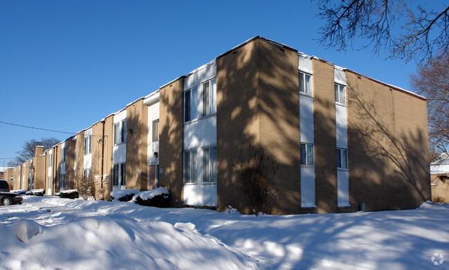 Building Photo - Farmington West Apartments