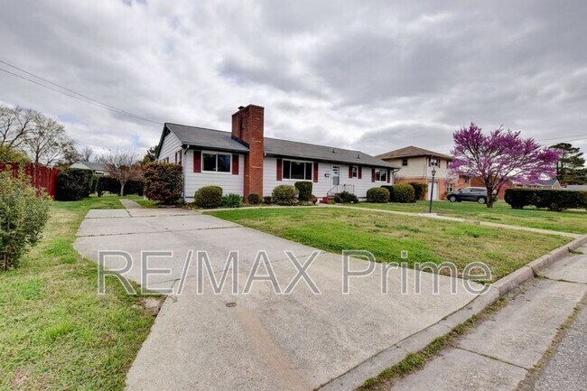 Building Photo - 609 Birch Dr